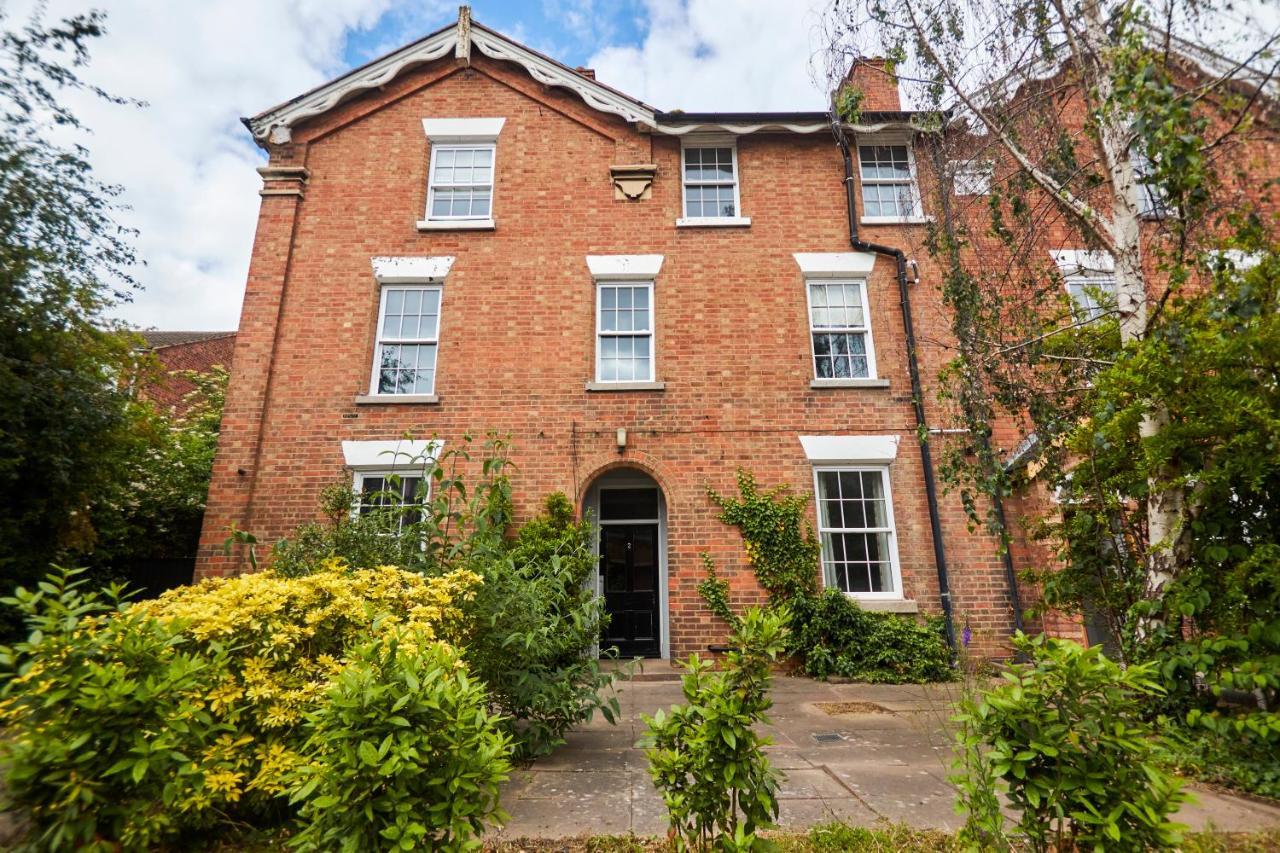Fantastic Central Stratford Two Bedroom Apartment By Purestay Short Lets & Serviced Accommodation With Parking Extérieur photo
