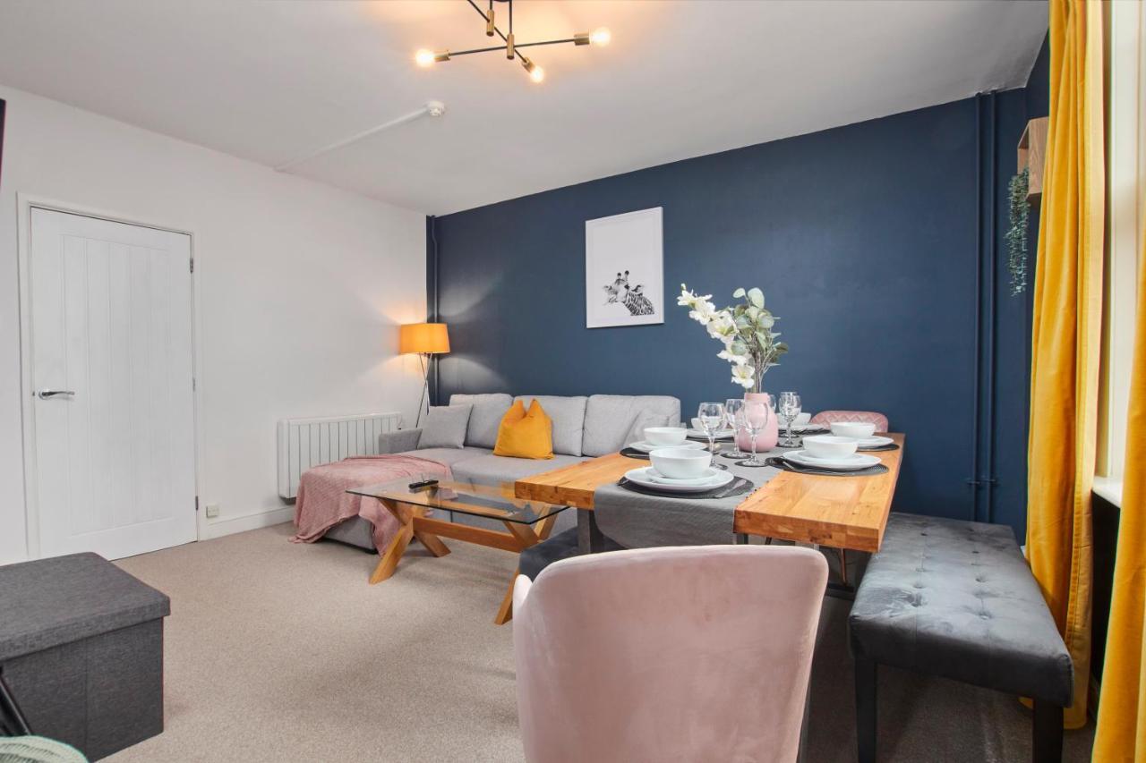 Fantastic Central Stratford Two Bedroom Apartment By Purestay Short Lets & Serviced Accommodation With Parking Extérieur photo