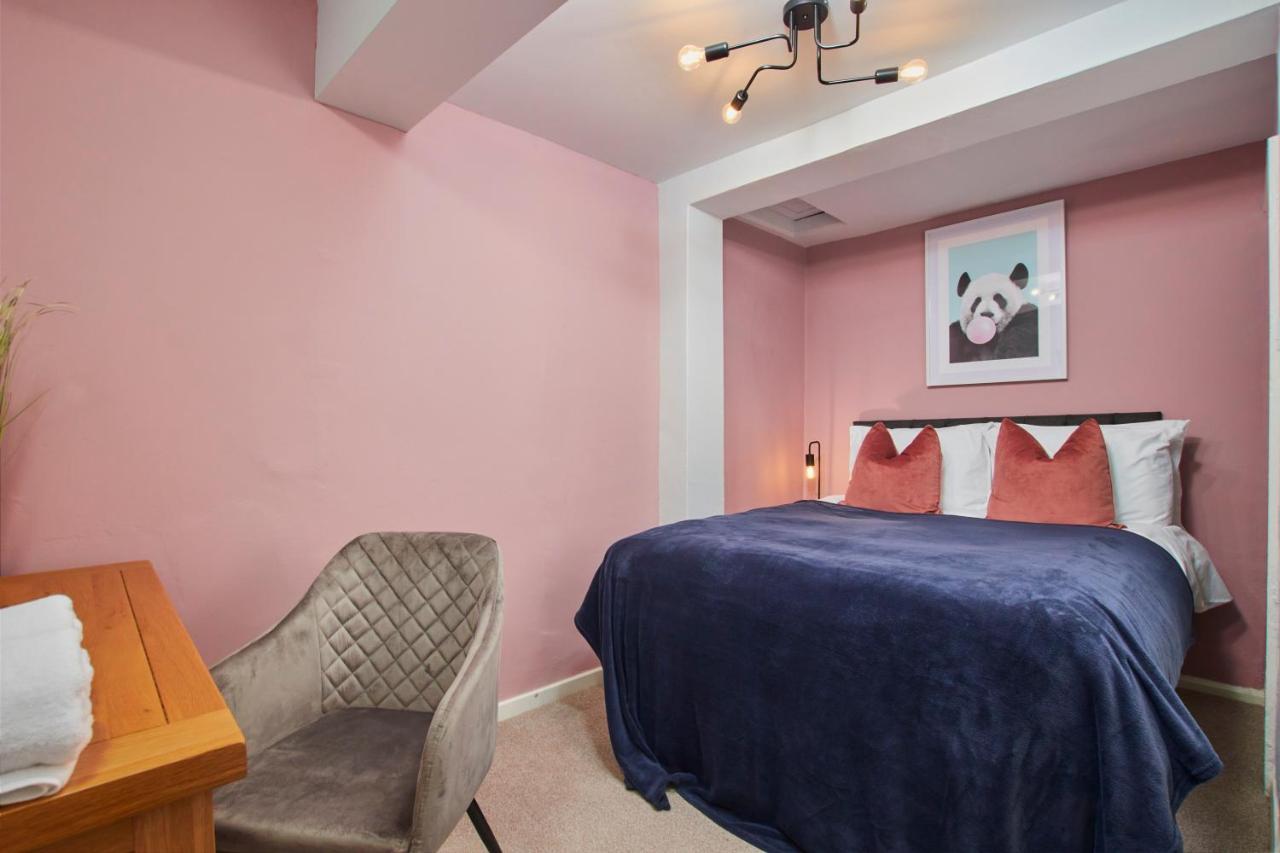 Fantastic Central Stratford Two Bedroom Apartment By Purestay Short Lets & Serviced Accommodation With Parking Extérieur photo