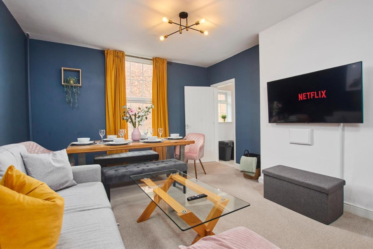 Fantastic Central Stratford Two Bedroom Apartment By Purestay Short Lets & Serviced Accommodation With Parking Extérieur photo